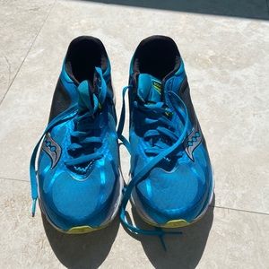 Men’s Saucony running shoes -like new worn once. Size 10.